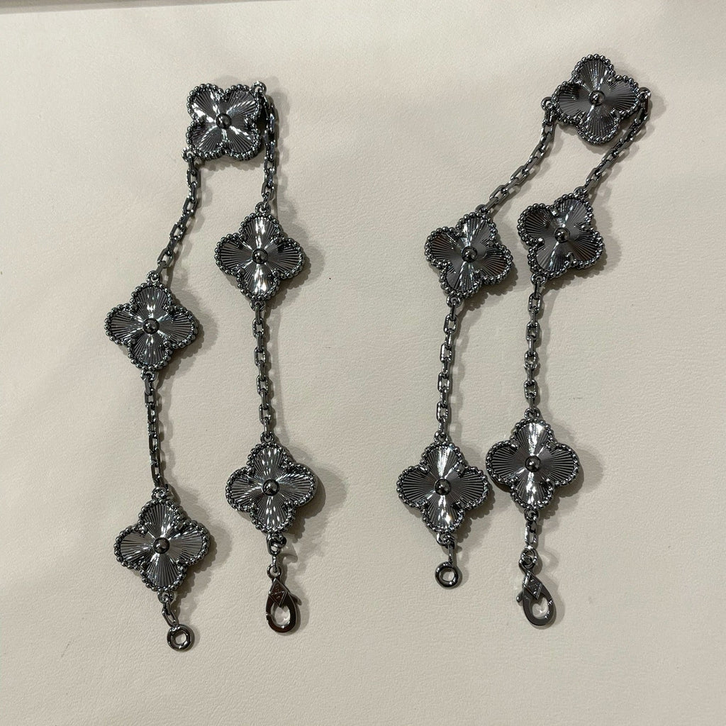 [Twinkle jewelry]New CLOVER 5 MOTIF BLACK BRACELET