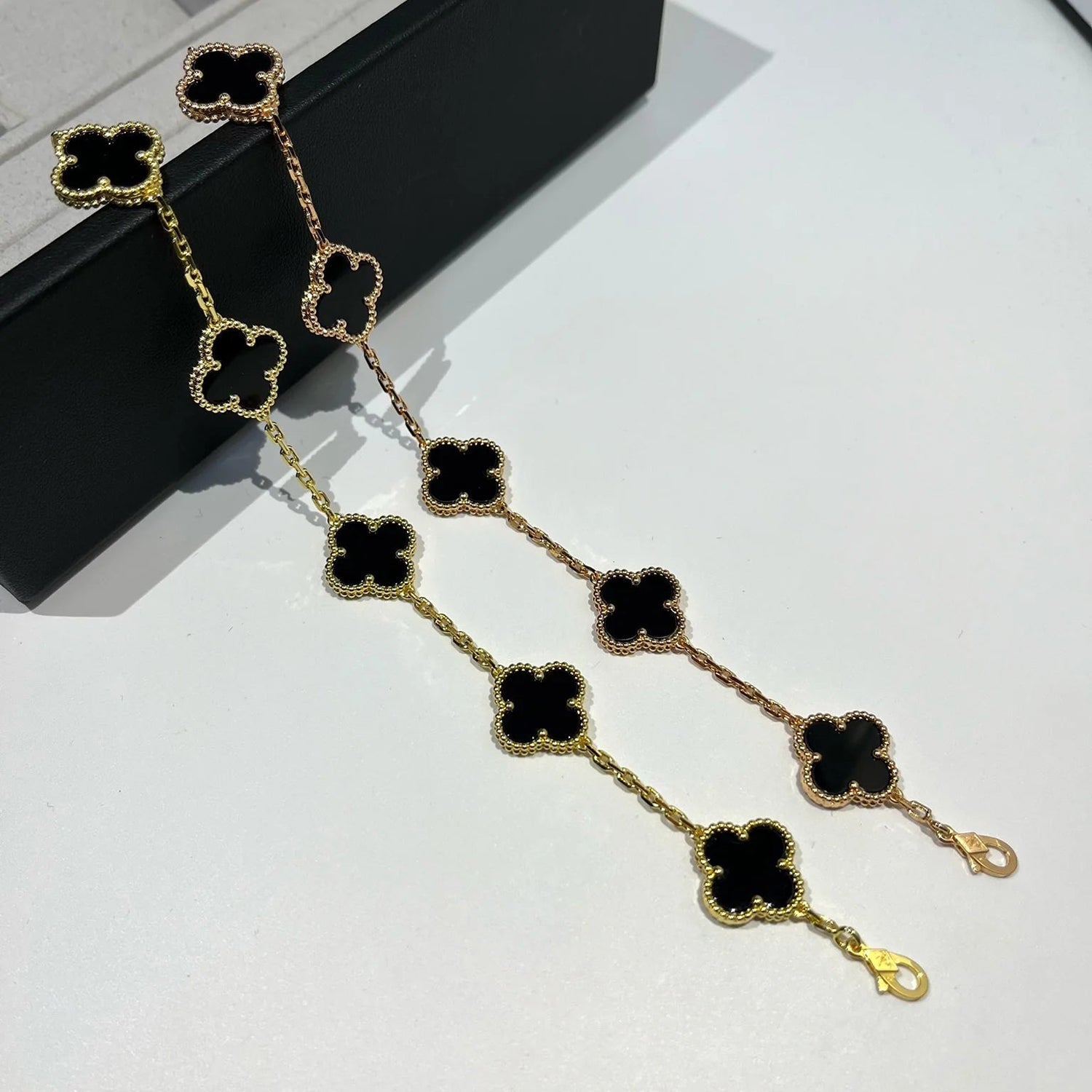 [Twinkle jewelry]New CLOVER 5 MOTIF ONYXS BRACELET COLLECTION