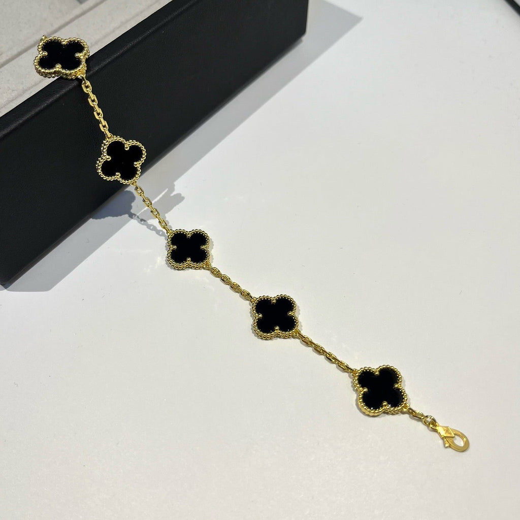 [Twinkle jewelry]New CLOVER 5 MOTIF ONYXS BRACELET COLLECTION