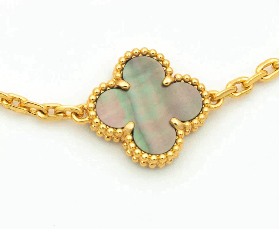 [Twinkle jewelry]New CLOVER 5 MOTIF GRAY MOP BRACELET COLLECTION