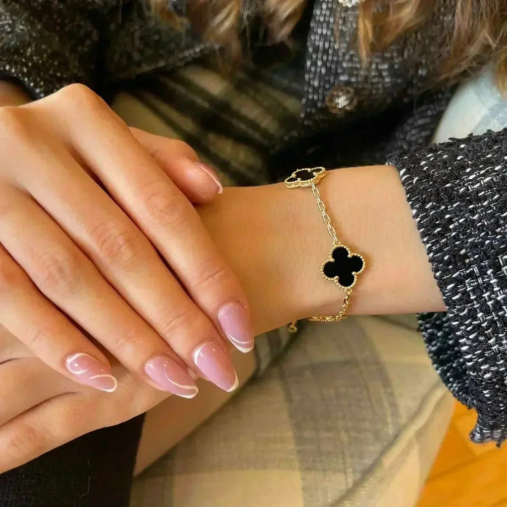[Twinkle jewelry]New CLOVER 5 MOTIF ONYXS BRACELET COLLECTION