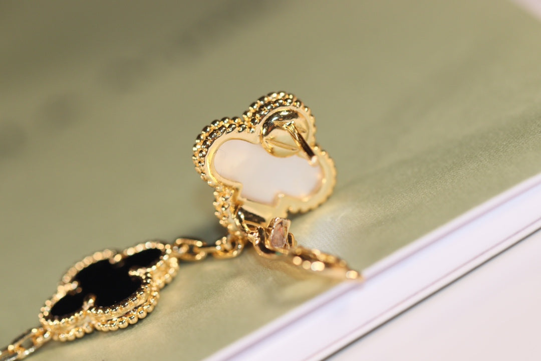¡®Twinkle jewelry¡¯CLOVER EARRINGS GOLD ONYX MOP 3 MOTIF