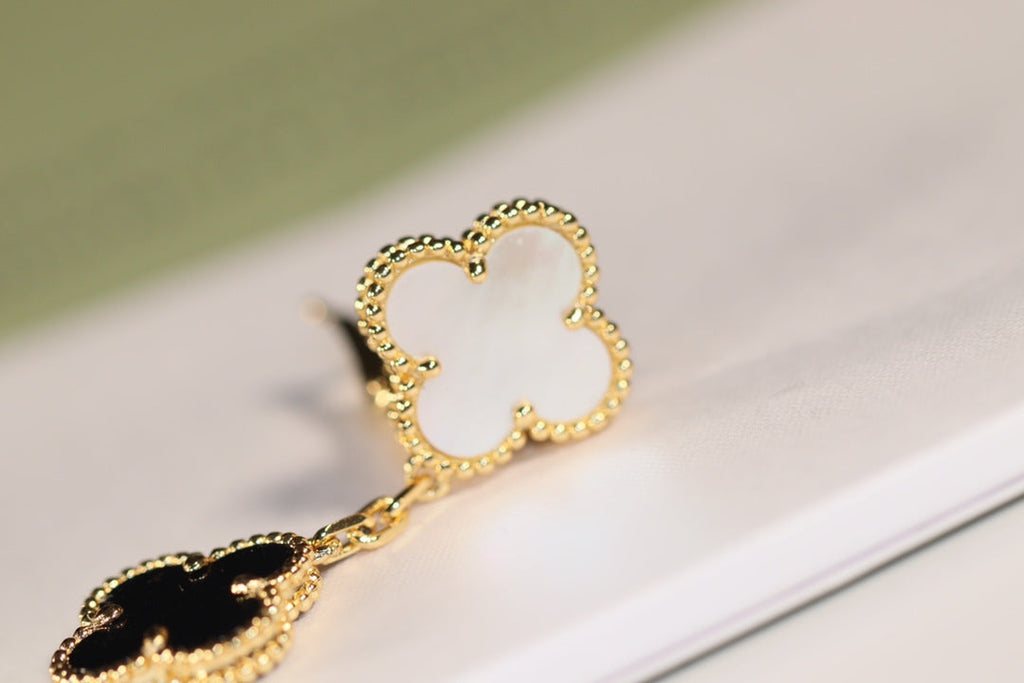 ¡®Twinkle jewelry¡¯CLOVER EARRINGS GOLD ONYX MOP 3 MOTIF