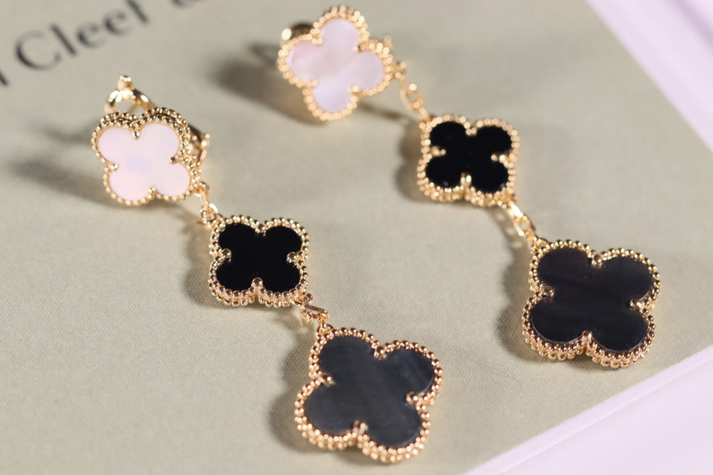 ¡®Twinkle jewelry¡¯CLOVER EARRINGS GOLD ONYX MOP 3 MOTIF