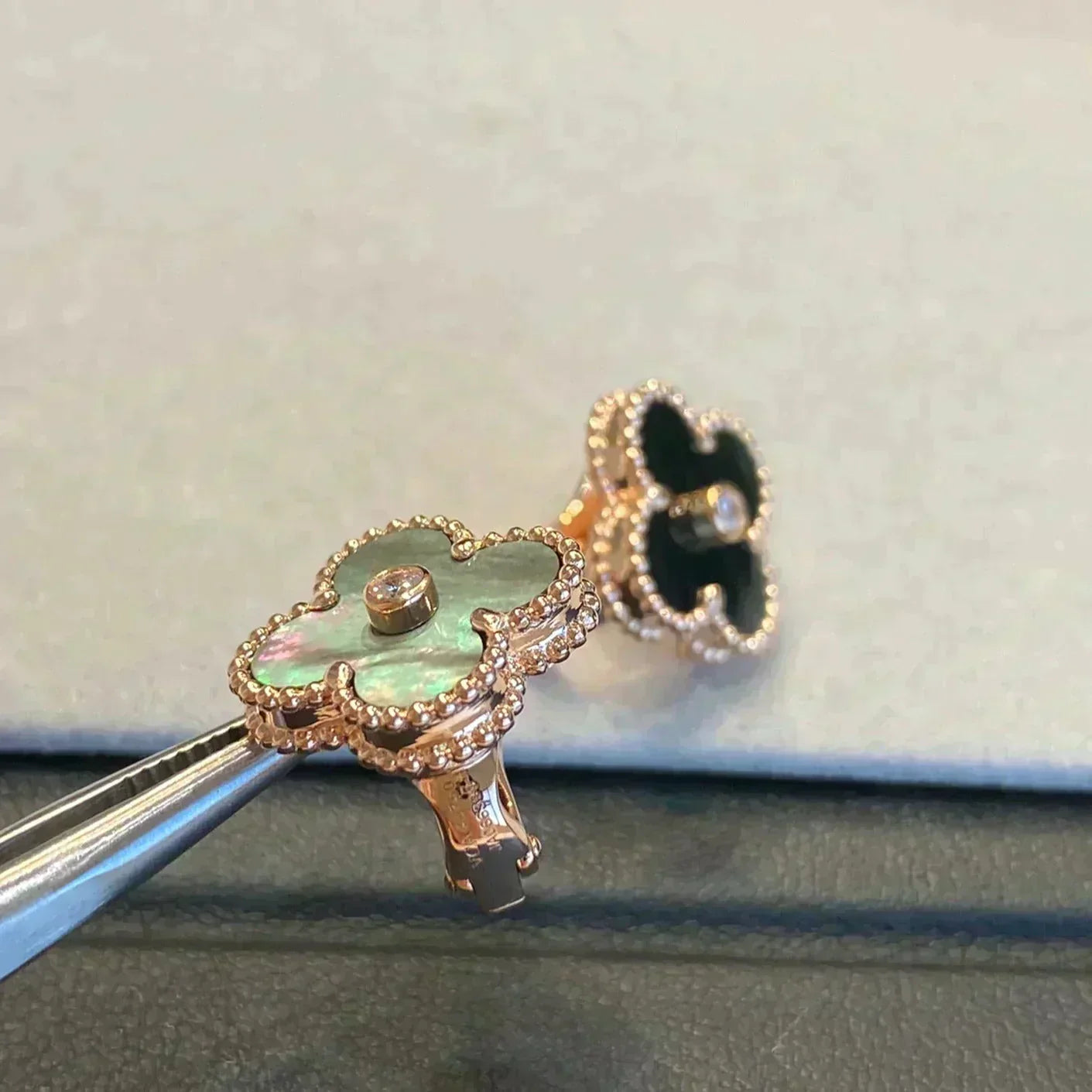 ¡®Twinkle jewelry¡¯CLOVER MEDIUM 1 MOTIFS GRAY MOP  DIAMOND EARRINGS