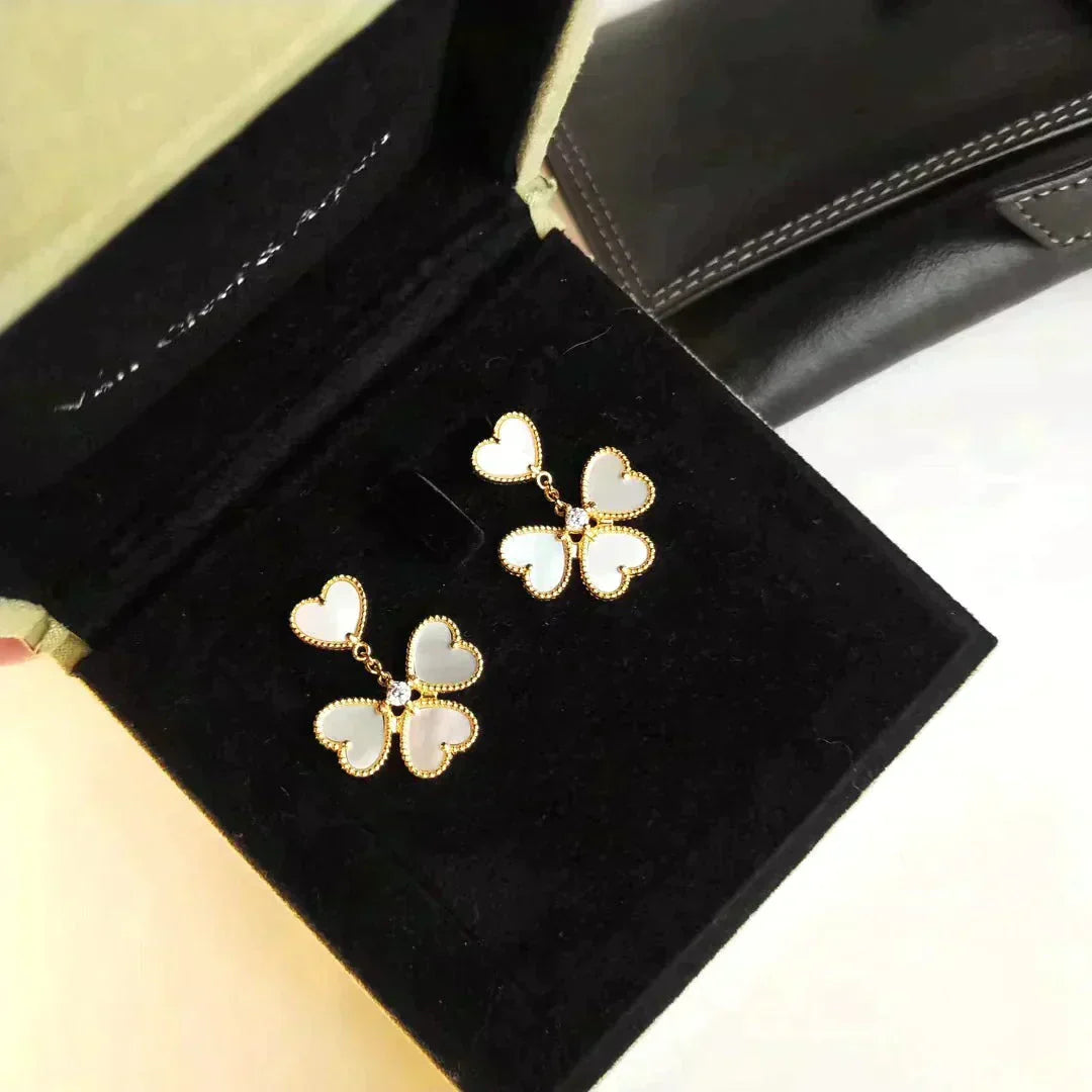 ¡®Twinkle jewelry¡¯CLOVER SWEET WHITE MOP EARRINGS
