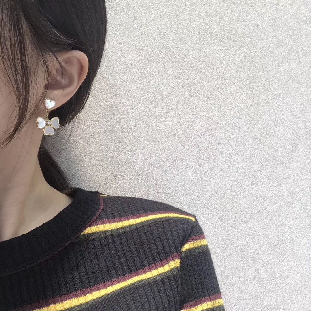 ¡®Twinkle jewelry¡¯CLOVER SWEET WHITE MOP EARRINGS