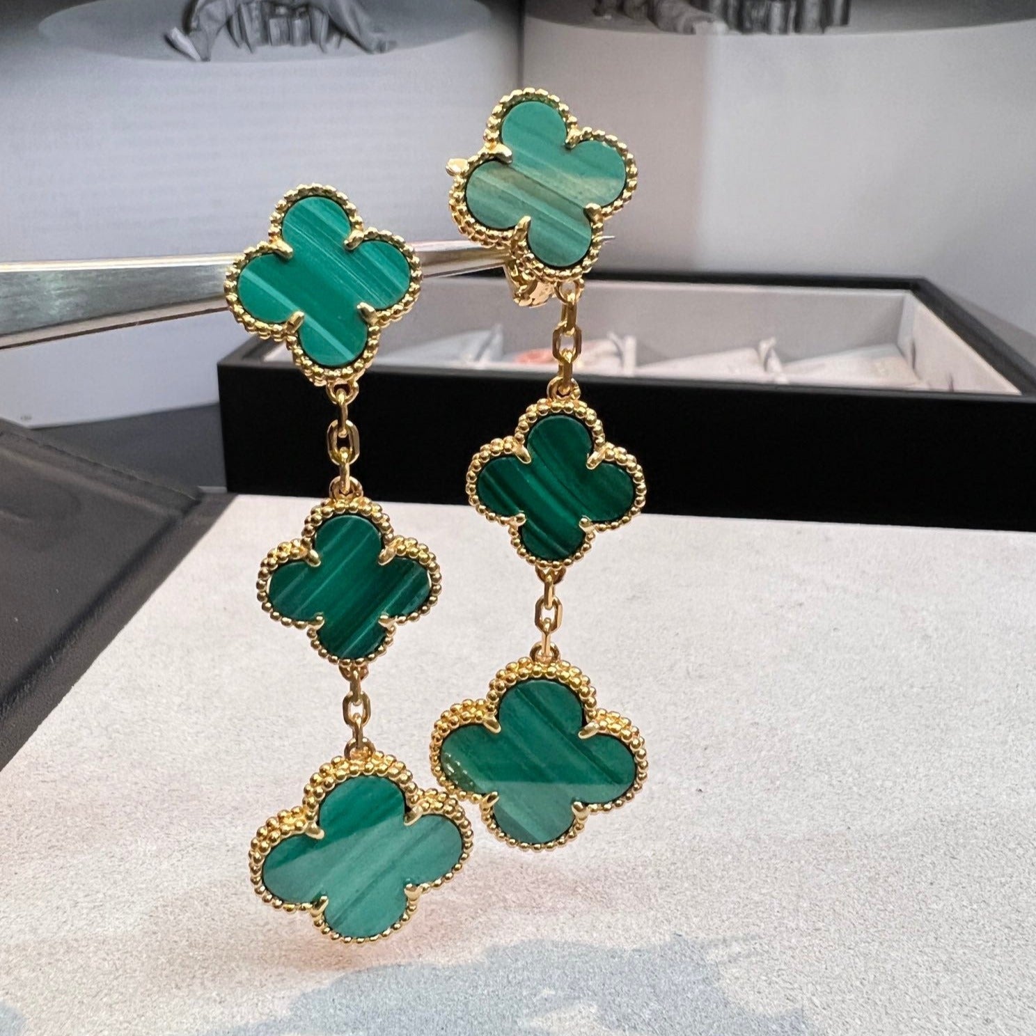 ¡®Twinkle jewelry¡¯CLOVER MALACHITE 3 MOTIFS GOLD