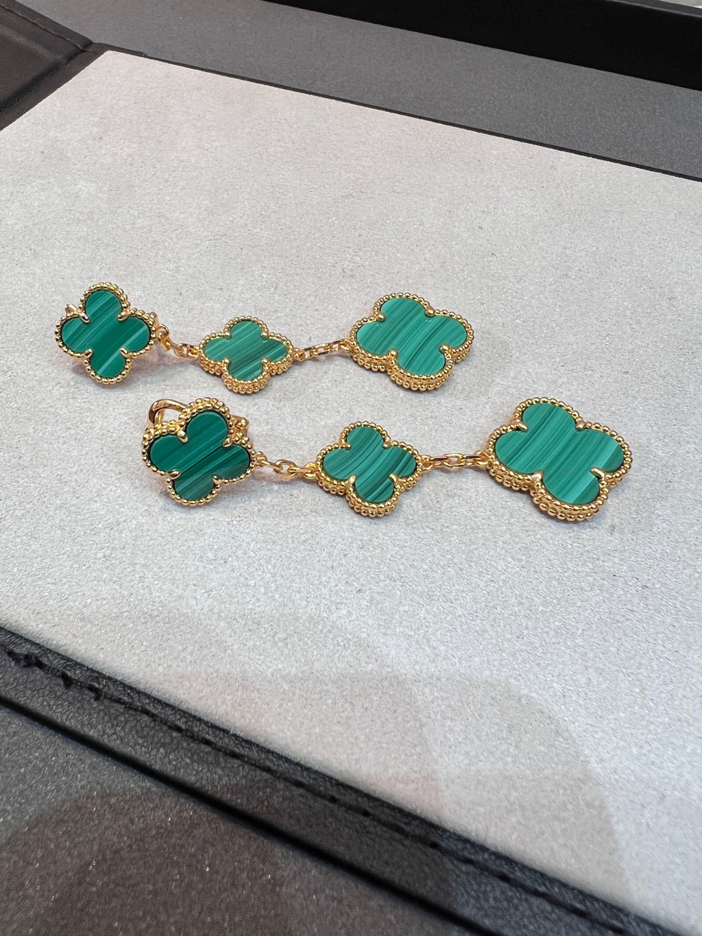 ¡®Twinkle jewelry¡¯CLOVER MALACHITE 3 MOTIFS GOLD