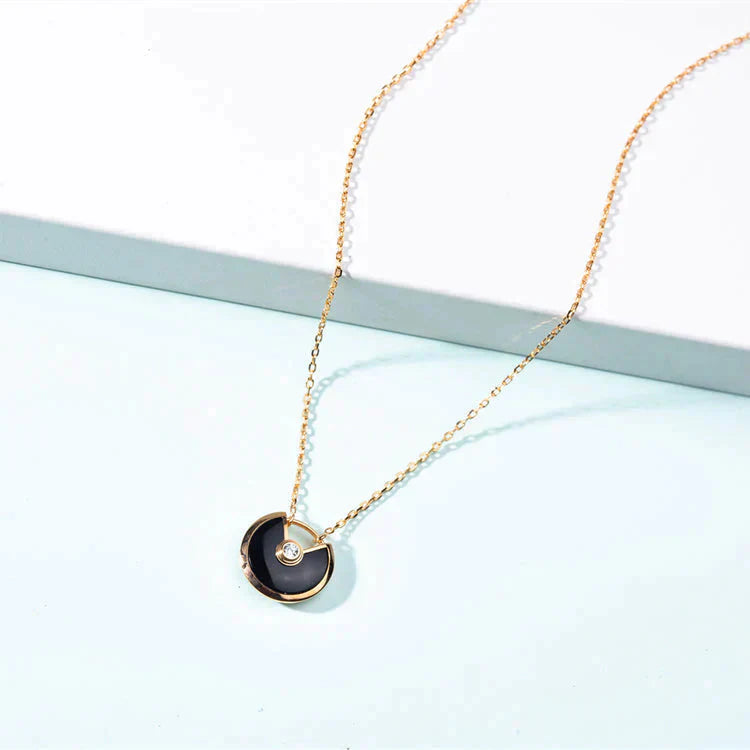 ¡®Twinkle jewelry¡¯AMULETTE GOLD CARNELIAN ONYX NECKLACE