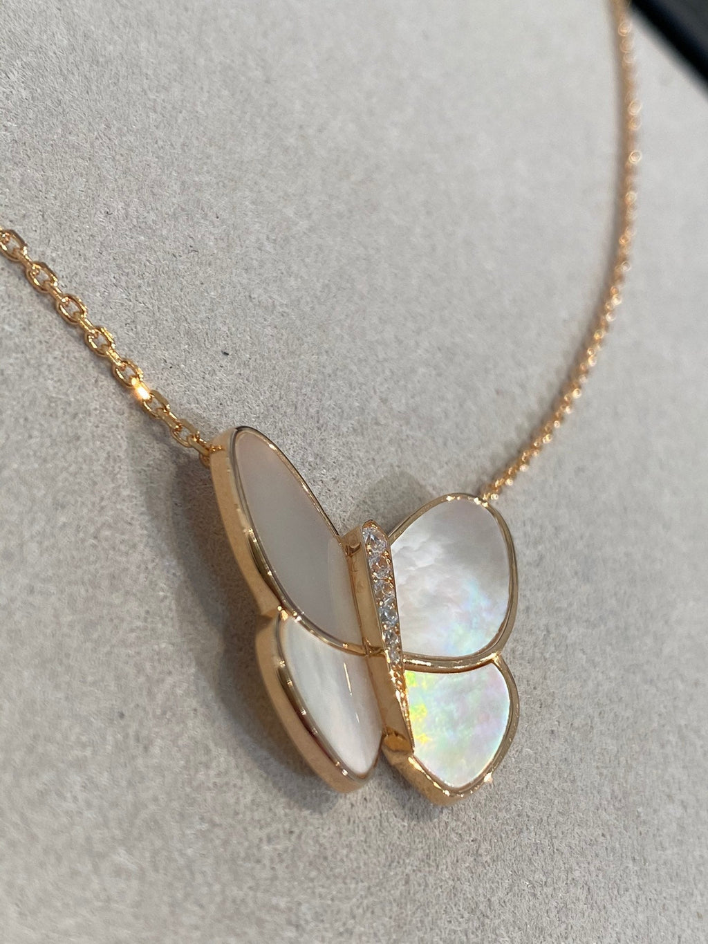 ¡®Twinkle jewelry¡¯BUTTERFLY GOLD MOP DIAMOND NECKLACE