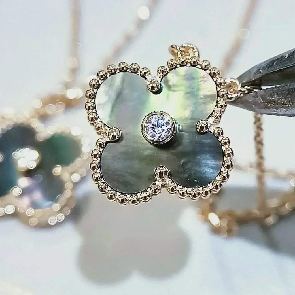 ¡®Twinkle jewelry¡¯CLOVER 15MM DIAMOND AND MOTHER-OF-GREY NECKLACE