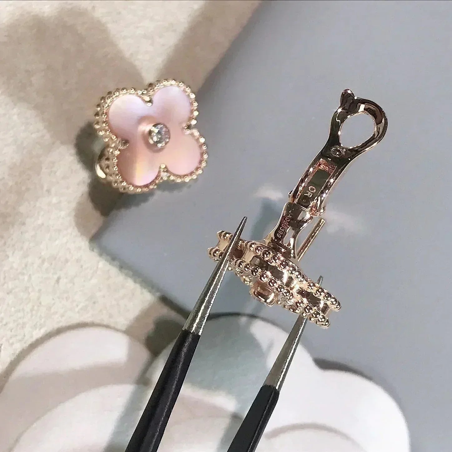 ¡®Twinkle jewelry¡¯CLOVER MEDIUM 1 MOTIFS  PINK MOP DIAMOND EARRINGS