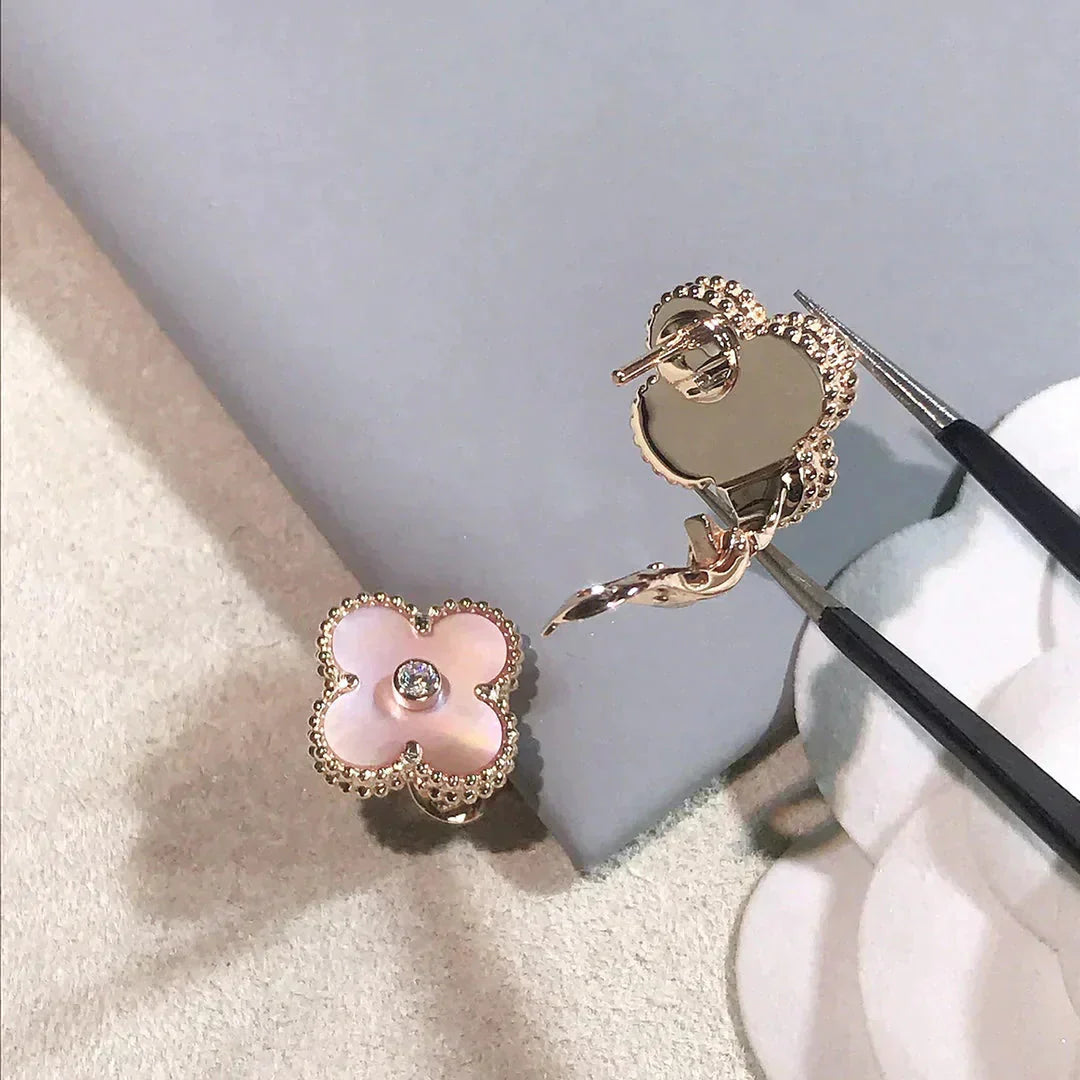 ¡®Twinkle jewelry¡¯CLOVER MEDIUM 1 MOTIFS  PINK MOP DIAMOND EARRINGS