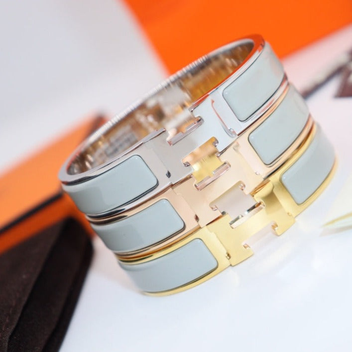 ¡®Twinkle jewelry¡¯H LIGHT BLUE BRACELET