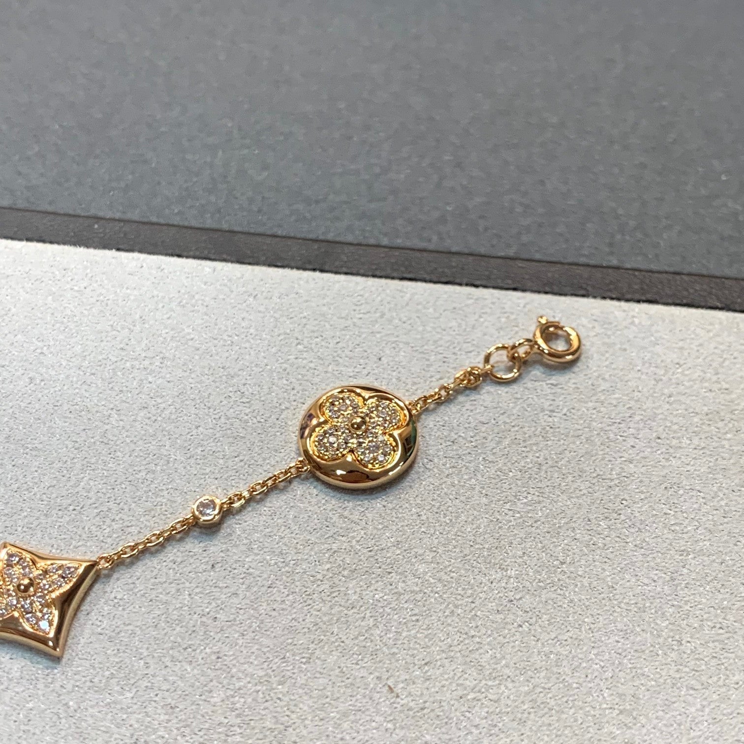 ¡®Twinkle jewelry¡¯STAR AND SUN 4 MOTIFS GOLD DIAMONDS BRACELET