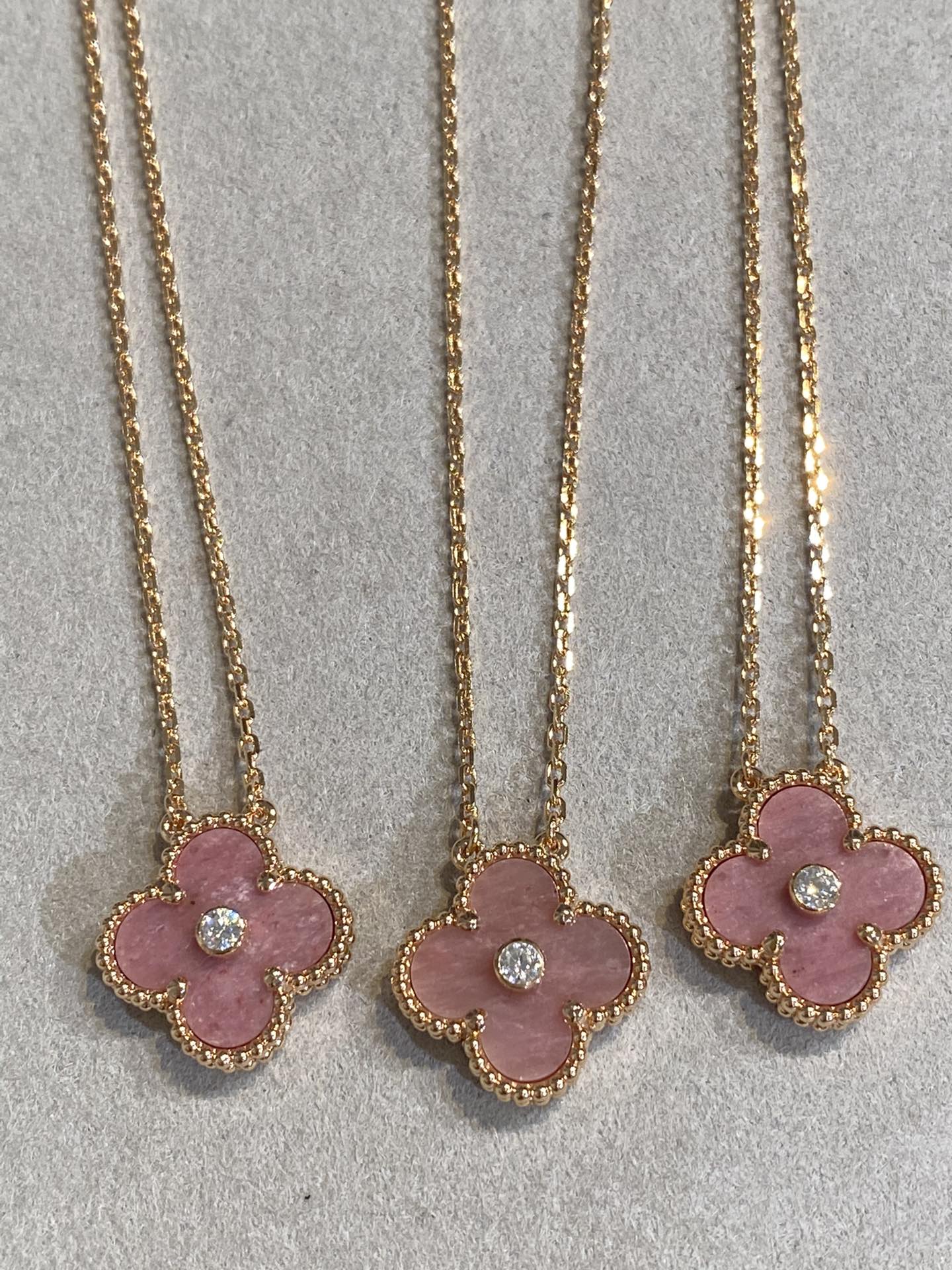 ¡®Twinkle jewelry¡¯CLOVER 15MM DIAMOND RHODONITE NECKLACE