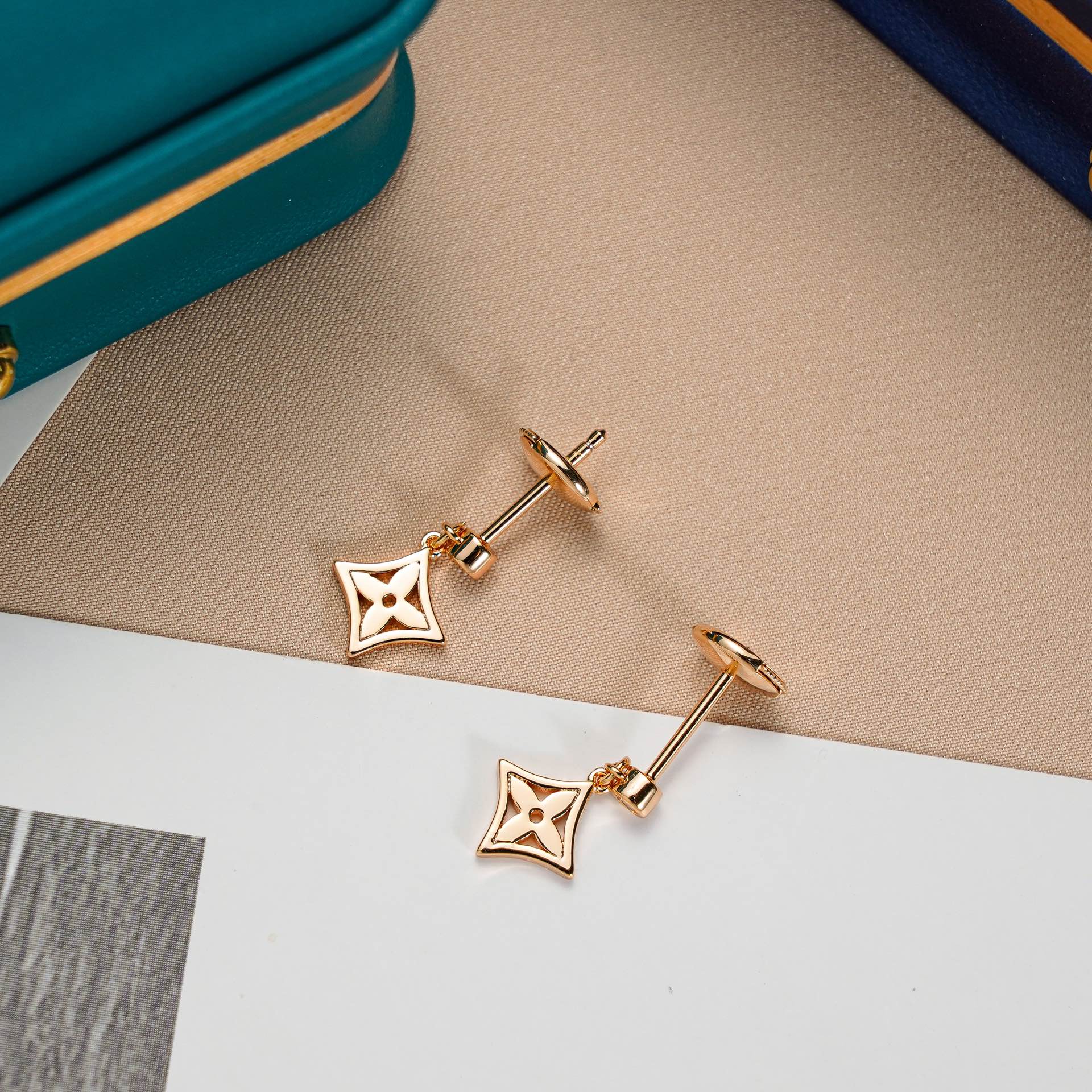 ¡®Twinkle jewelry¡¯STAR EARRINGS GOLD