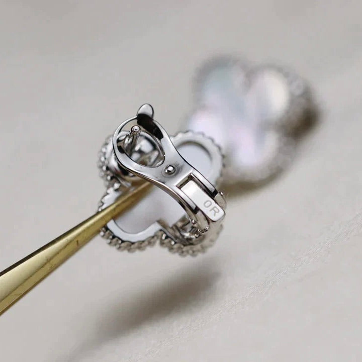 ¡®Twinkle jewelry¡¯CLOVER MEDIUM 1 MOTIFS  WHITE MOP EARRINGS SILVER