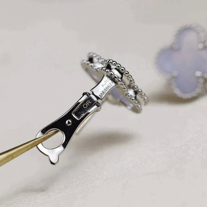 ¡®Twinkle jewelry¡¯CLOVER MEDIUM 1 MOTIFS  WHITE MOP EARRINGS SILVER