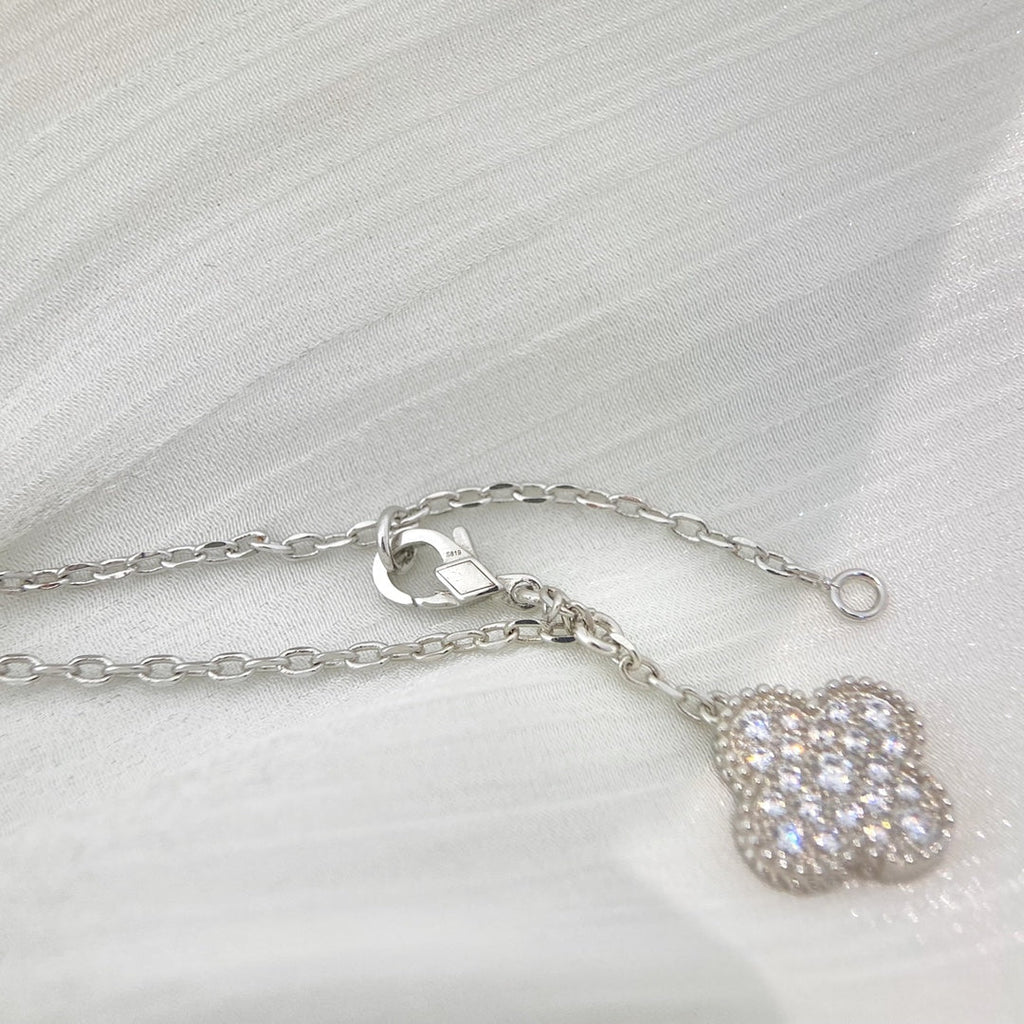 ¡®Twinkle jewelry¡¯CLOVER 5 MOTIFS SILVER DIAMONDS NECKLACE