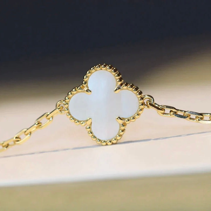 ¡®Twinkle jewelry¡¯CLOVER 20 MOTIFS WHITE MOP NECKLACE