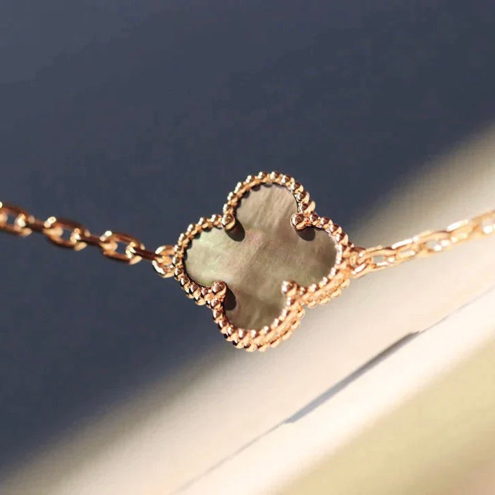 ¡®Twinkle jewelry¡¯CLOVER 20 MOTIFS LASER DIAMOND NECKLACE