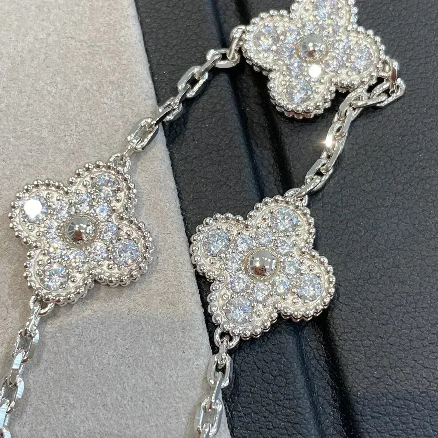 [Twinkle jewelry] New  CLOVER 5 MOTIF FULL DIAMOND BRACELET COLLECTION