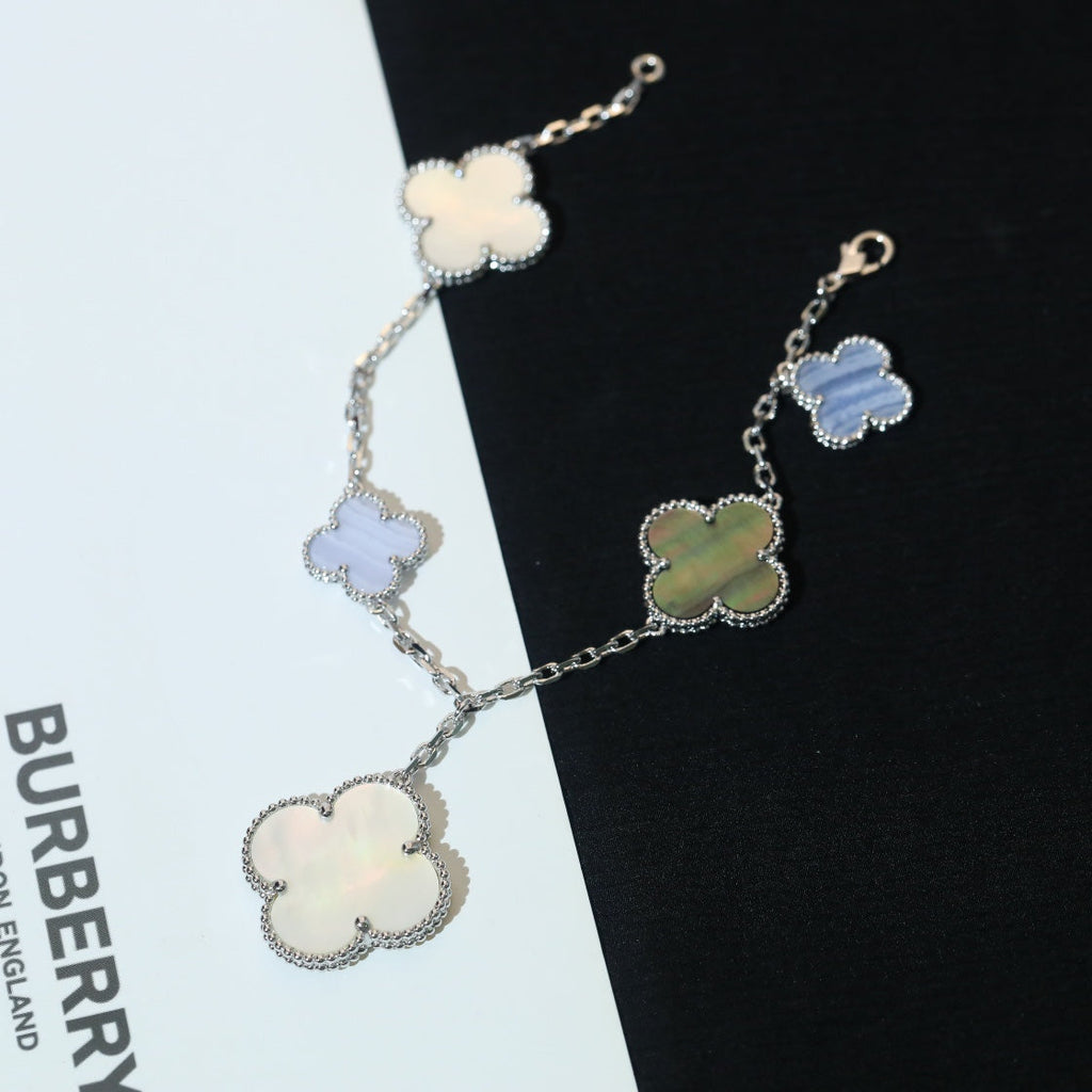 ¡®Twinkle jewelry¡¯CLOVER BRACELET 5 MOTIFS MOP CHALCEDONY SILVER