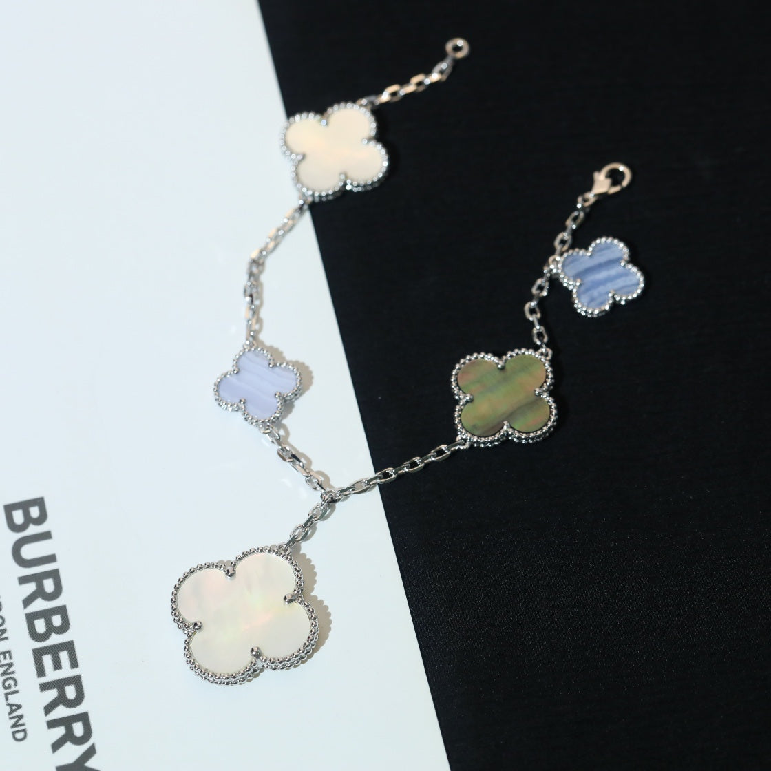 ¡®Twinkle jewelry¡¯CLOVER BRACELET 5 MOTIFS MOP CHALCEDONY SILVER