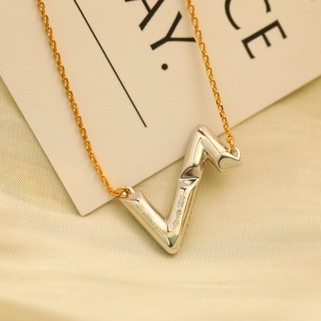 ¡®Twinkle jewelry¡¯VOLT SILVER DIAMOND PEDANT NECKLACE