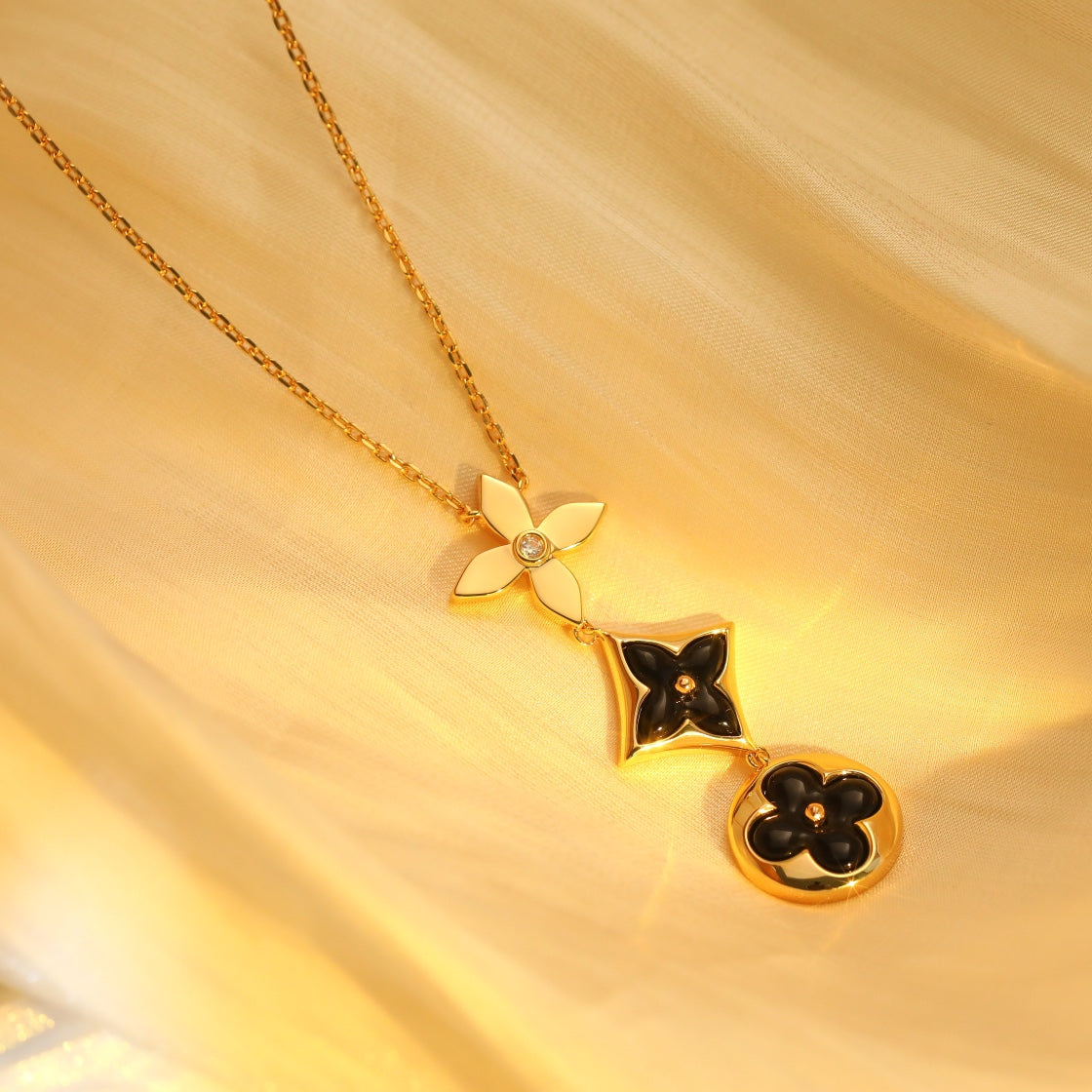 ¡®Twinkle jewelry¡¯STAR AND SUN ONYX PINK GOLD NECKLACE