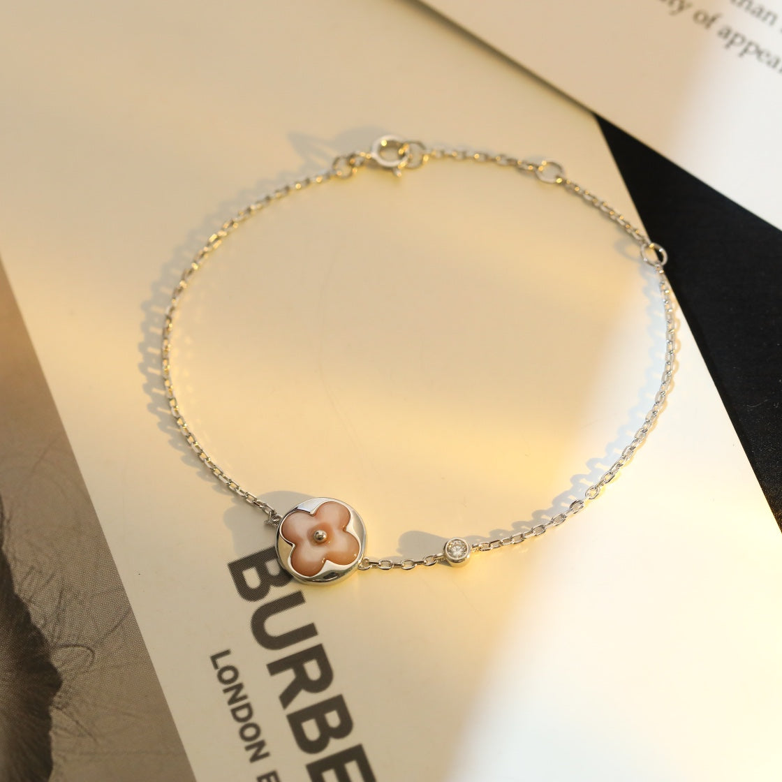 ¡®Twinkle jewelry¡¯SUN MOTIF PINK MOP SILVER BRACELET