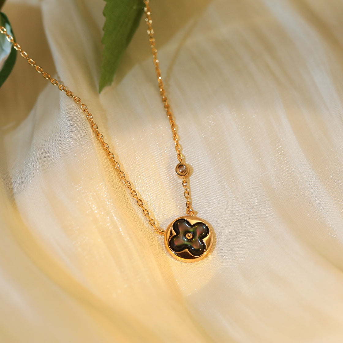 ¡®Twinkle jewelry¡¯SUN PEDANT PINK GOLD 1 DIAMOND NECKLACE