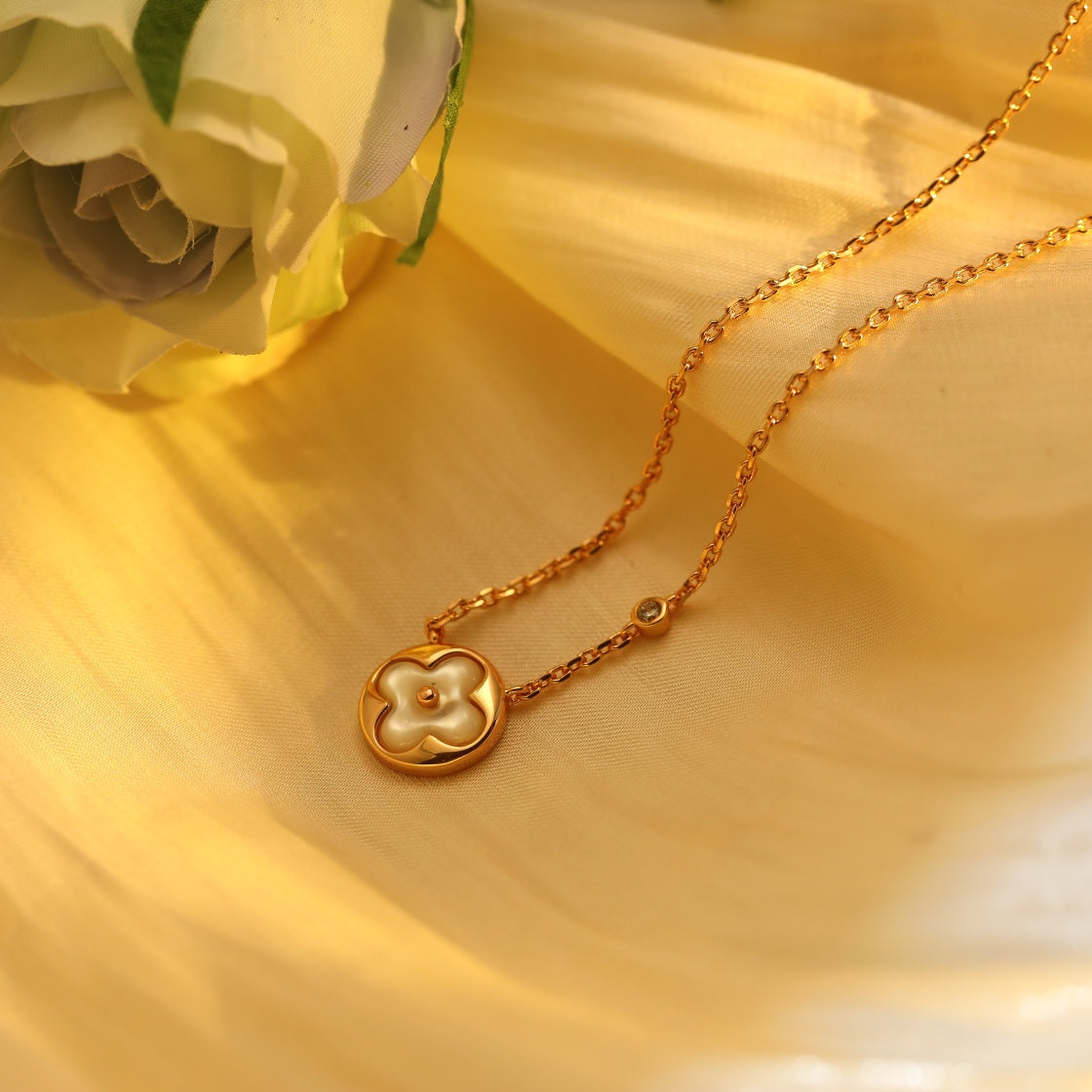 ¡®Twinkle jewelry¡¯SUN PEDANT PINK GOLD 1 DIAMOND NECKLACE