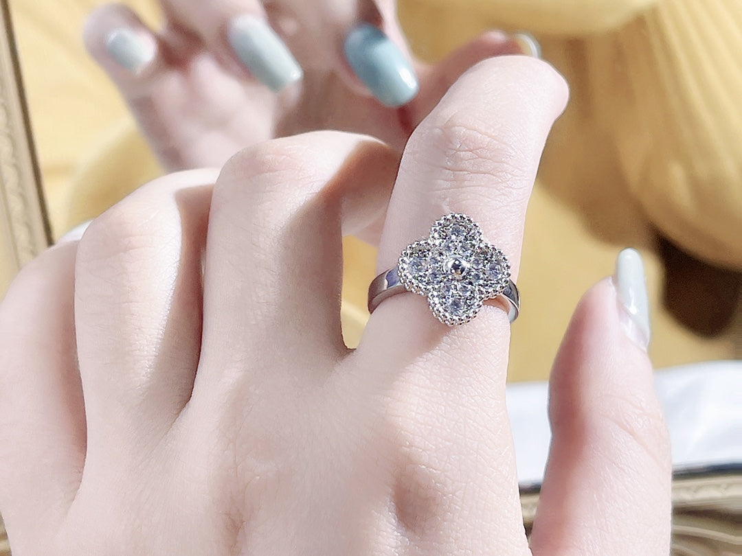 ¡®Twinkle jewelry¡¯CLOVER DIAMOND RING