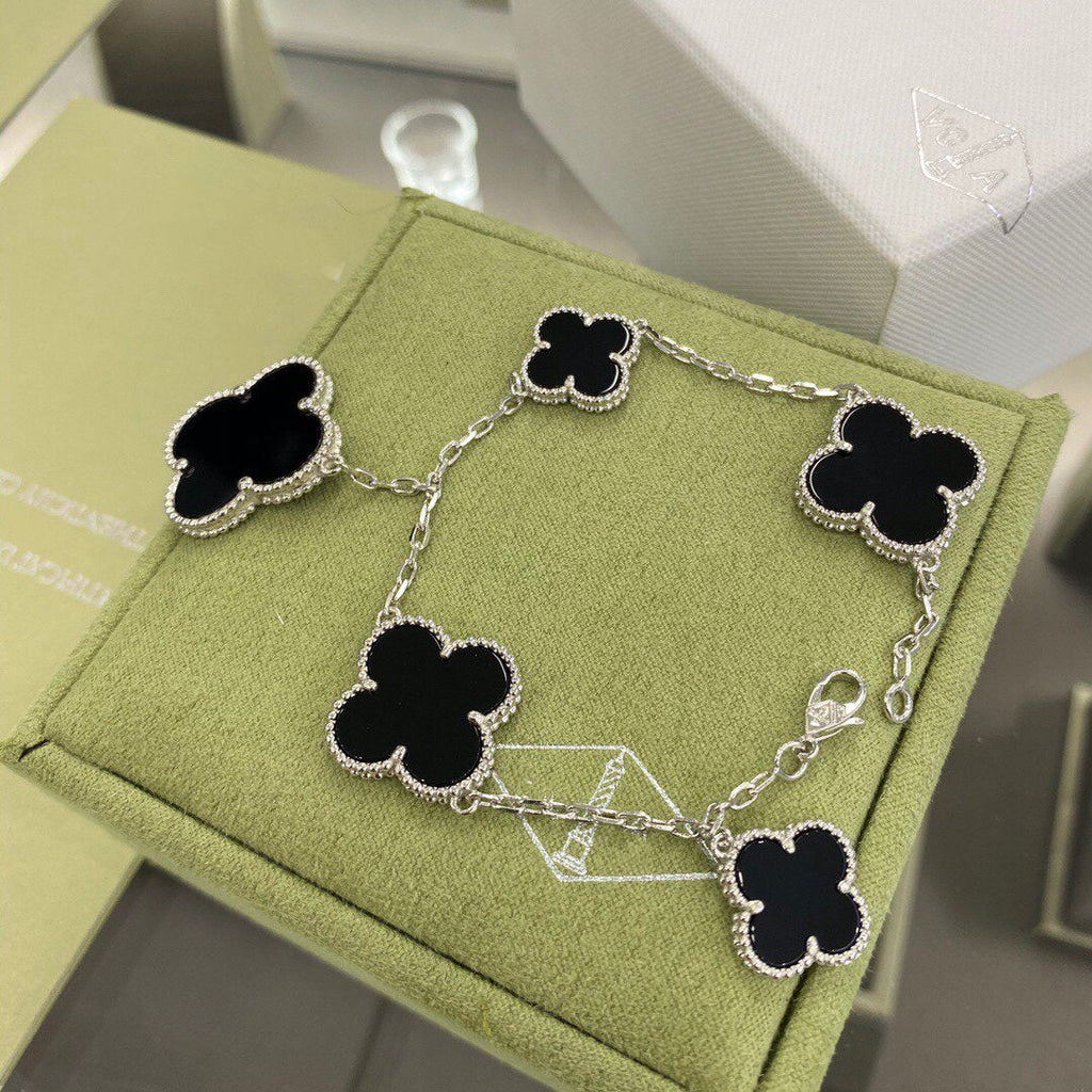 ¡®Twinkle jewelry¡¯CLOVER 5 MOTIFS SIVLER ONYX BRACELET