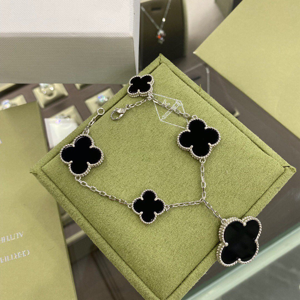 ¡®Twinkle jewelry¡¯CLOVER 5 MOTIFS SIVLER ONYX BRACELET