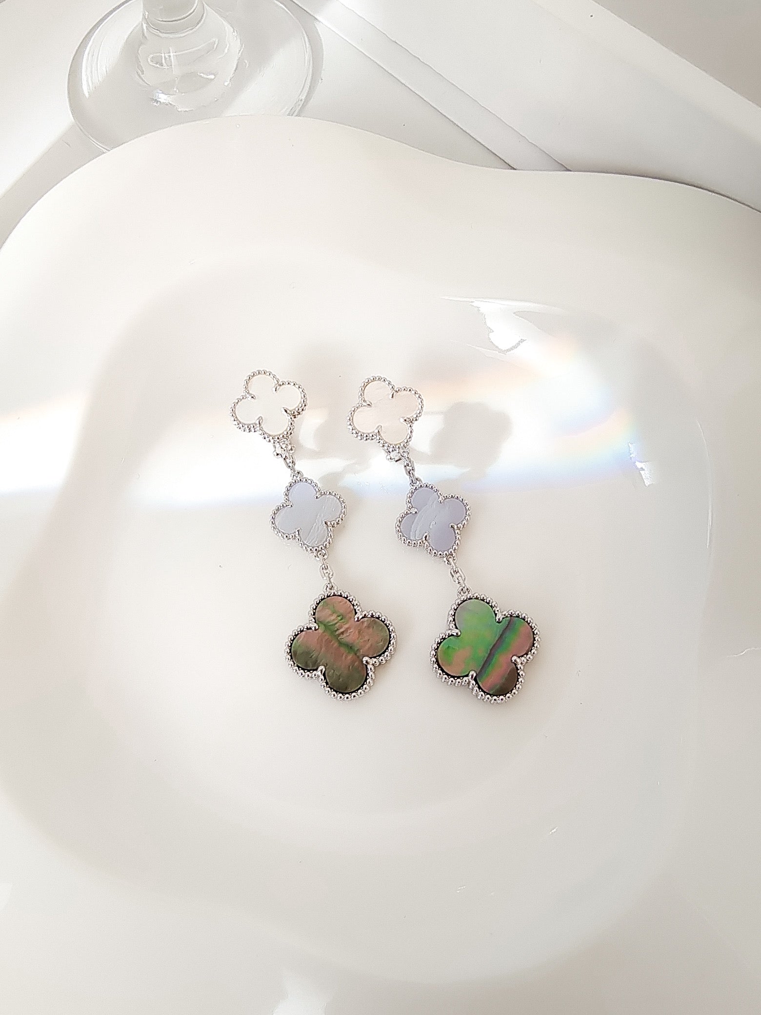 ¡®Twinkle jewelry¡¯CLOVER 3 MOTIFS CHALCEDONY DARK MOP SILVER EARRINGS
