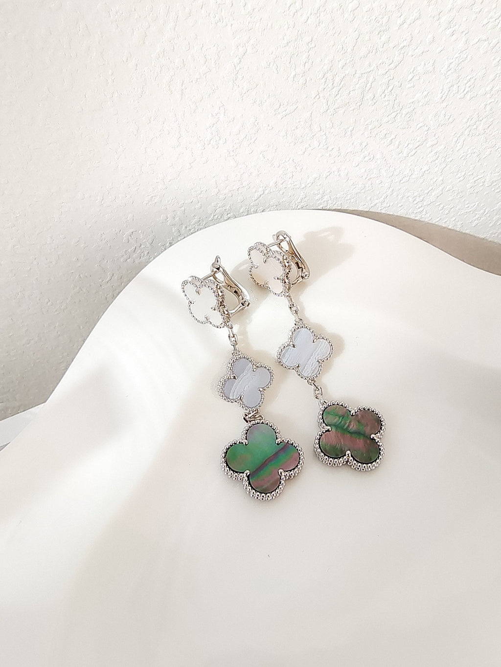 ¡®Twinkle jewelry¡¯CLOVER 3 MOTIFS CHALCEDONY DARK MOP SILVER EARRINGS