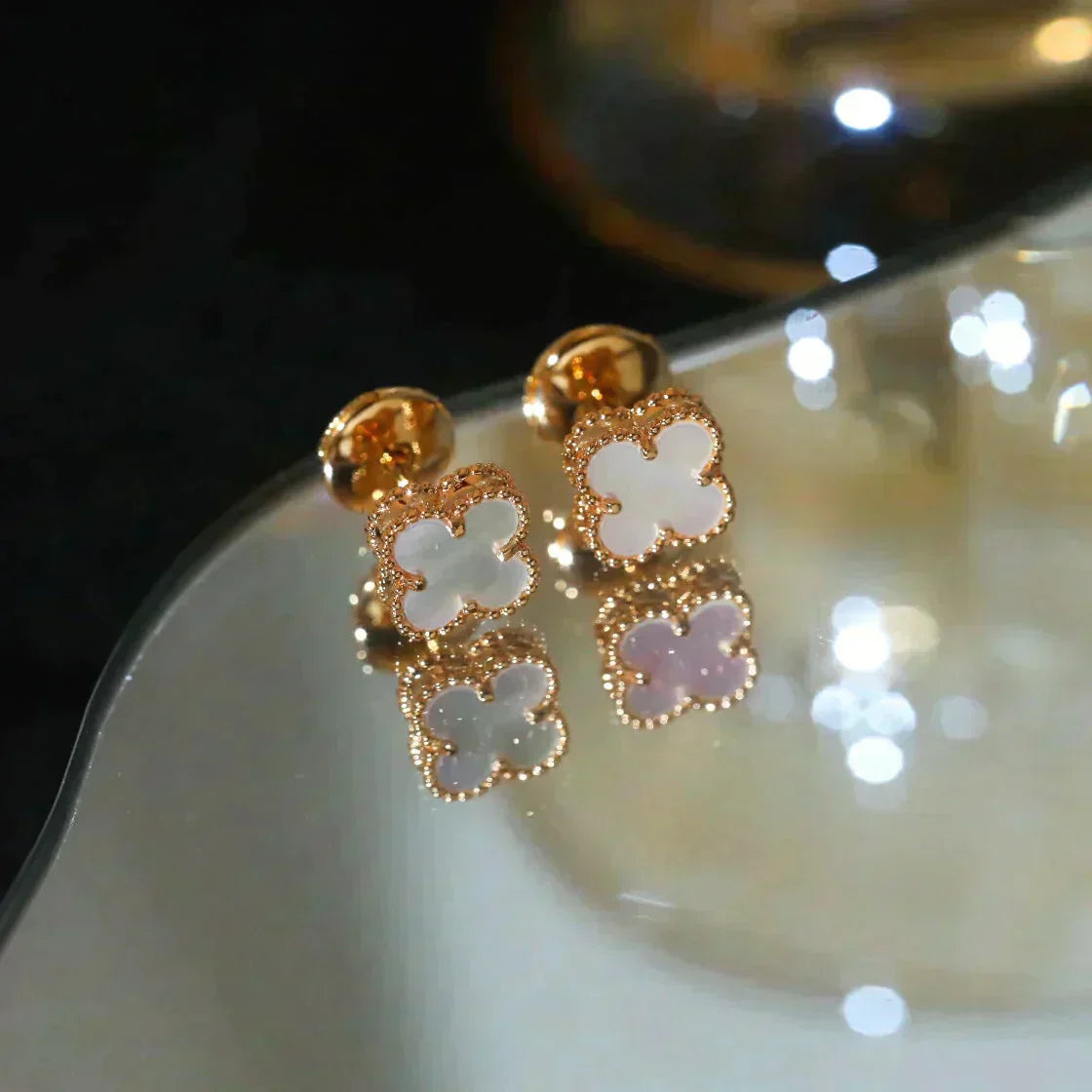 ¡®Twinkle jewelry¡¯CLOVER MINI 9.5MM WHITE MOP EARRINGS