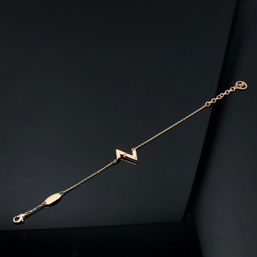 ¡®Twinkle jewelry¡¯VOLT LV LOGO BRACELET