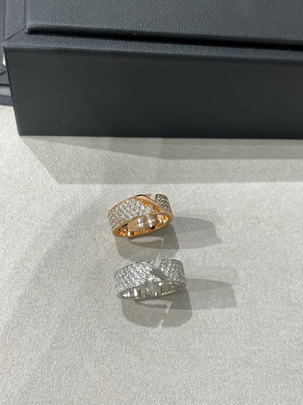 ¡®Twinkle jewelry¡¯LIENS EVIDENCE  DIAMOND PAVED RING