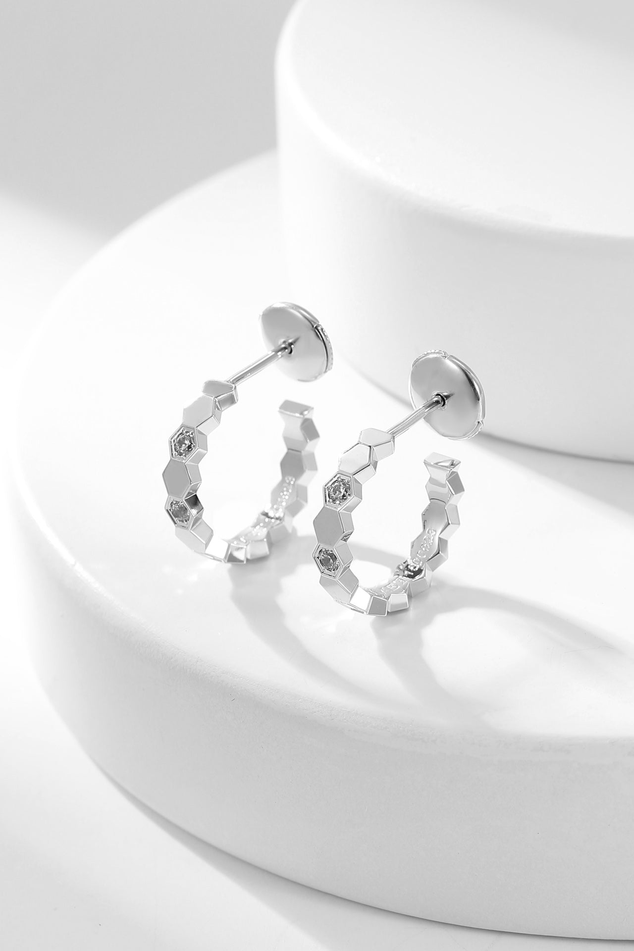 ¡®Twinkle jewelry¡¯BEE LOVE DIAMOND HOOP EARRINGS