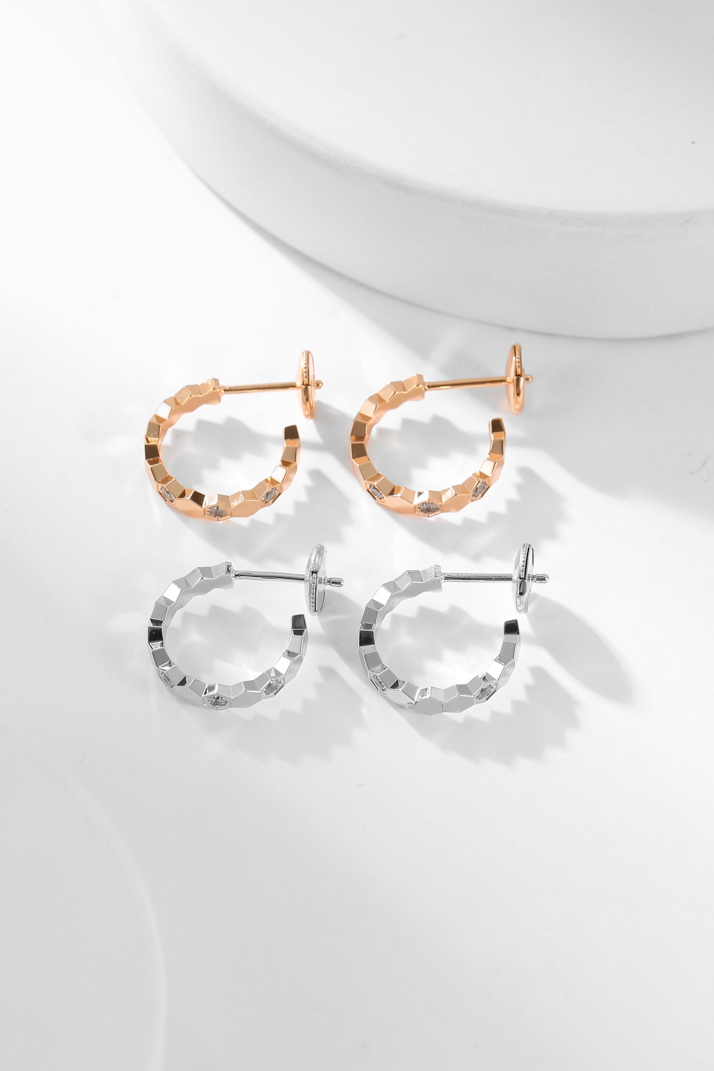 ¡®Twinkle jewelry¡¯BEE LOVE DIAMOND HOOP EARRINGS