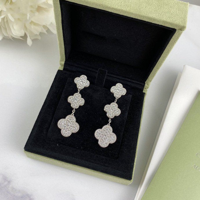 ¡®Twinkle jewelry¡¯CLOVER 3 MOTIF DIAMOND SILVER DROP EARRINGS