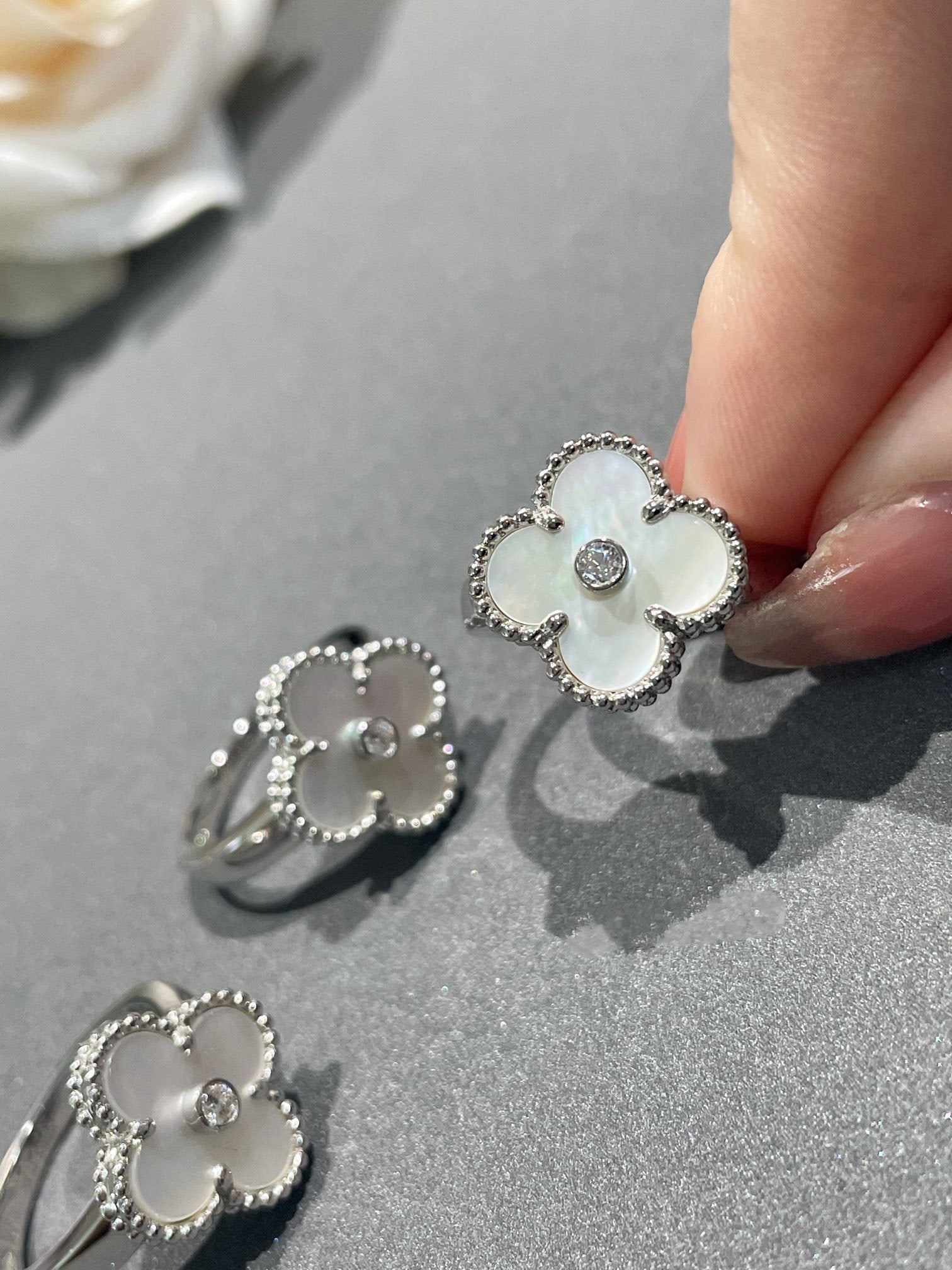 ¡®Twinkle jewelry¡¯CLOVER SILVER MOP DIAMOND RING