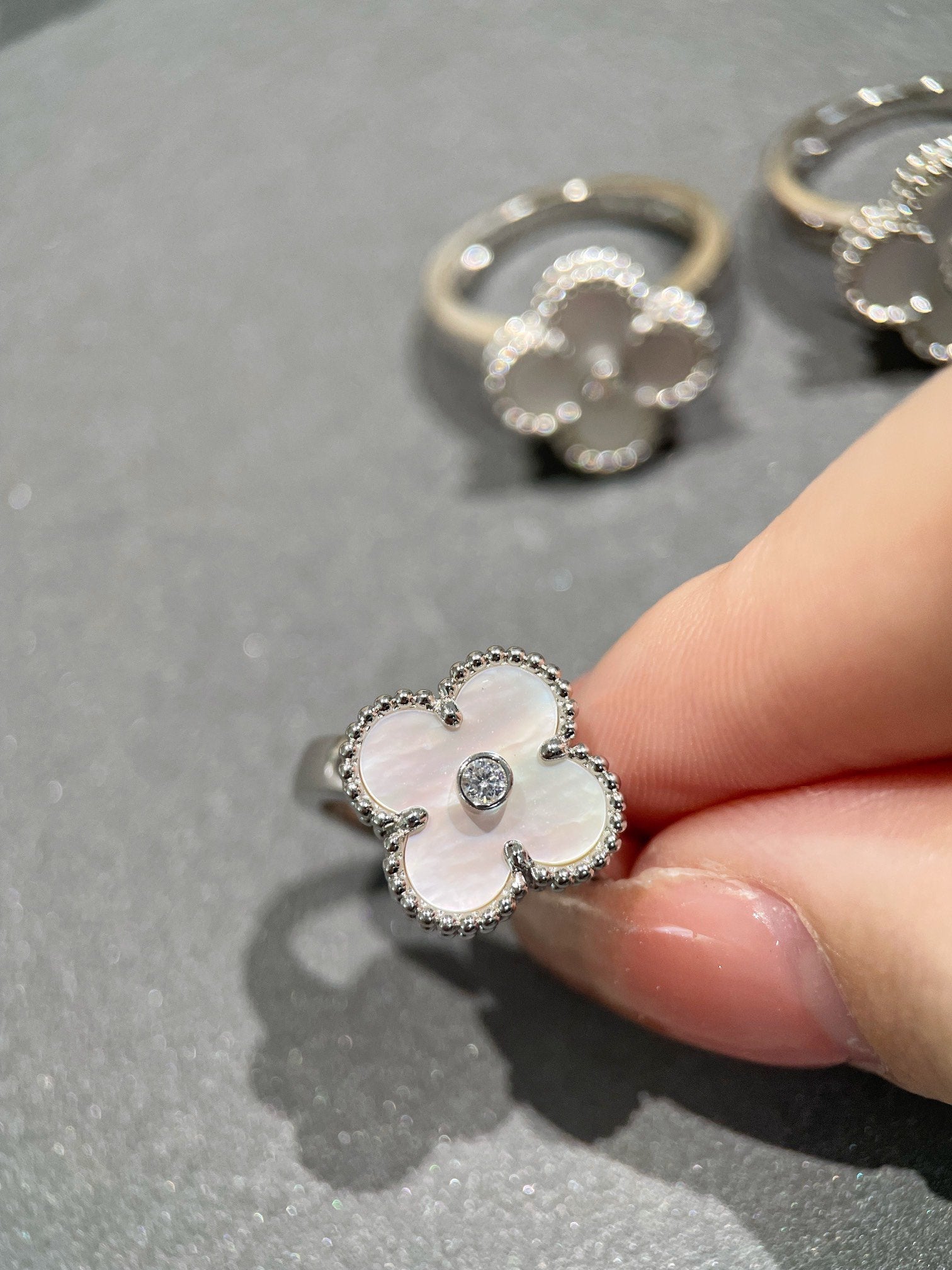 ¡®Twinkle jewelry¡¯CLOVER SILVER MOP DIAMOND RING