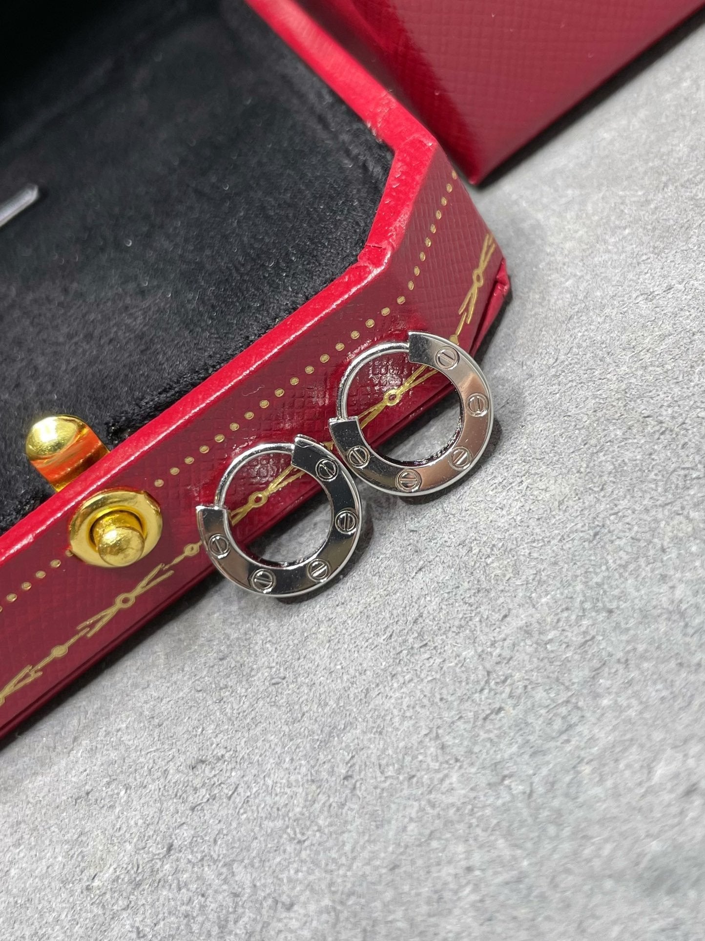 ¡®Twinkle jewelry¡¯LOVE MINI EARRINGS