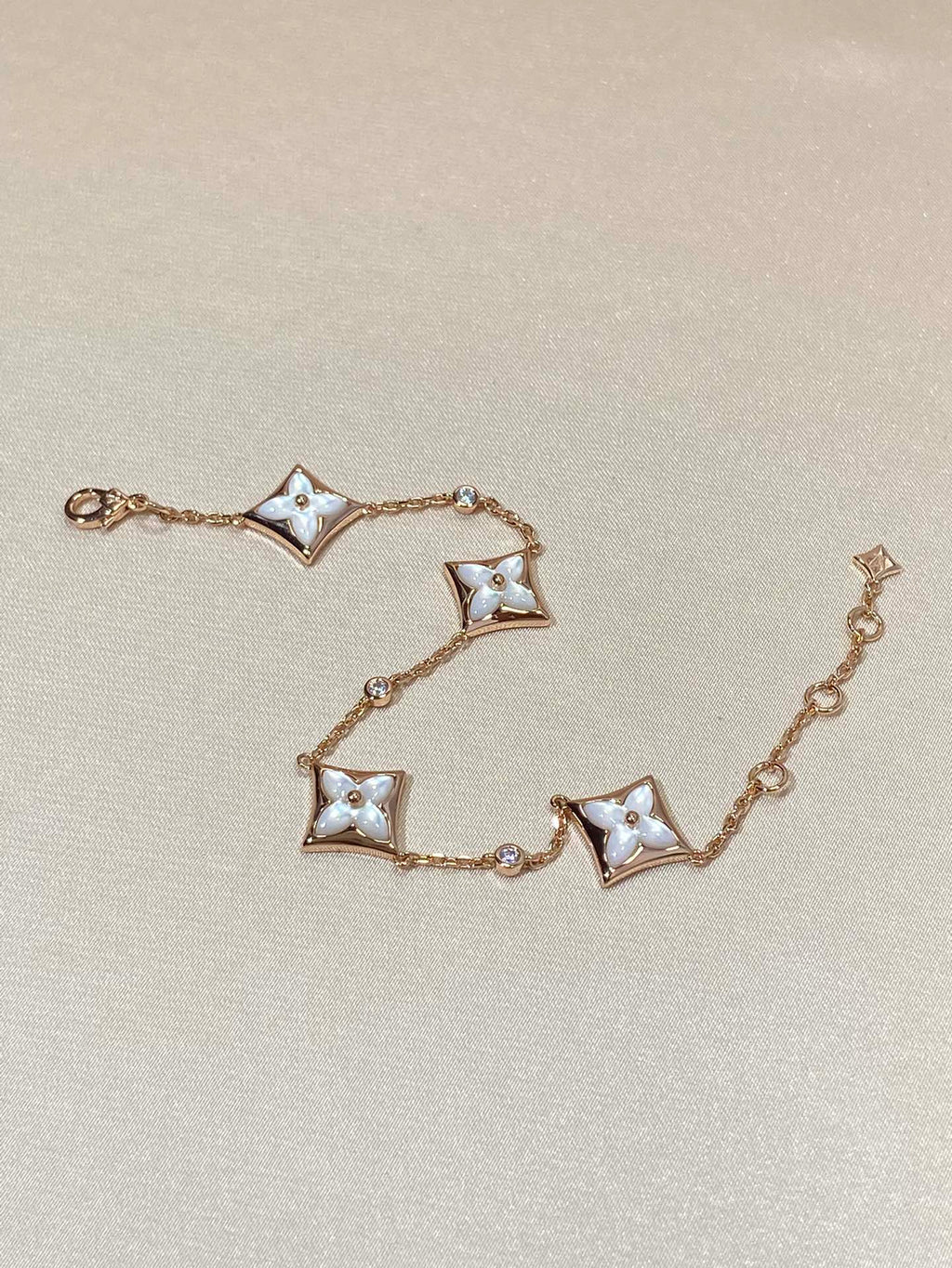 ¡®Twinkle jewelry¡¯STAR 4 MOTIF MOP DIAMOND PINK GOLD BRACELET